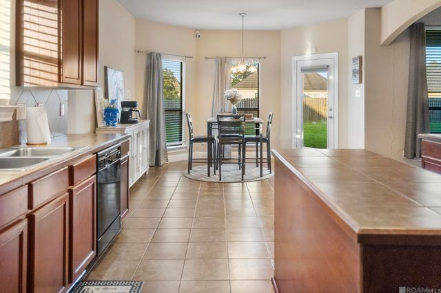 41220 Colonial Dr, Sorrento, LA 70778