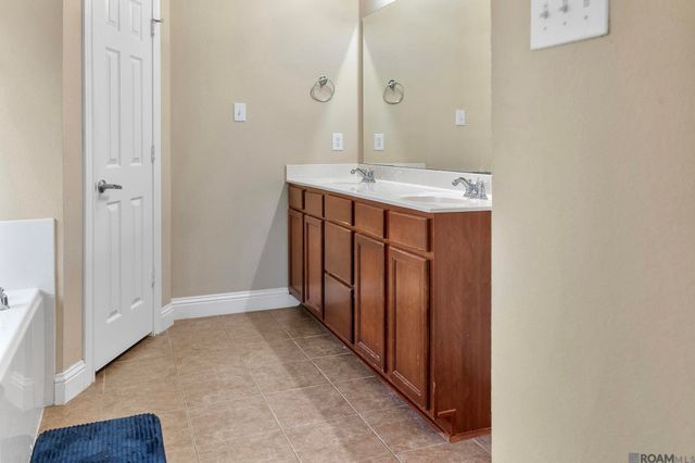 41220 Colonial Dr, Sorrento, LA 70778