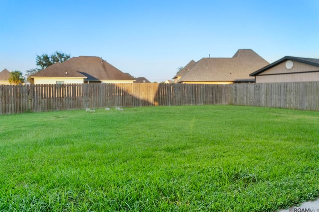 41220 Colonial Dr, Sorrento, LA 70778