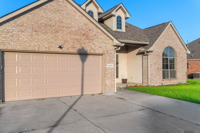 41220 Colonial Dr, Sorrento, LA 70778