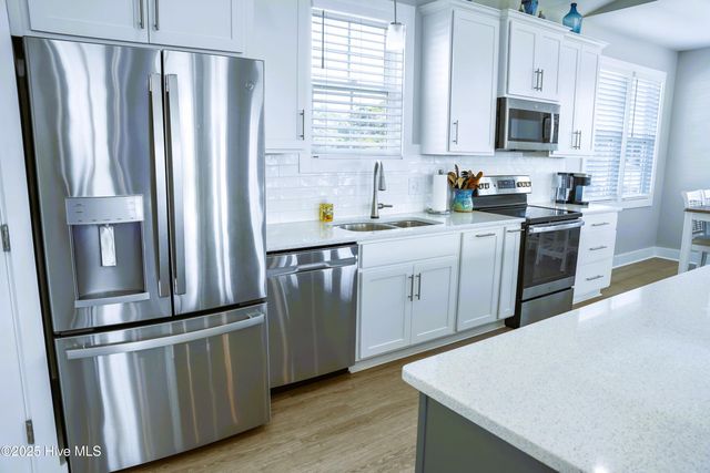 207 Fairview Street, Atlantic Beach, NC 28512