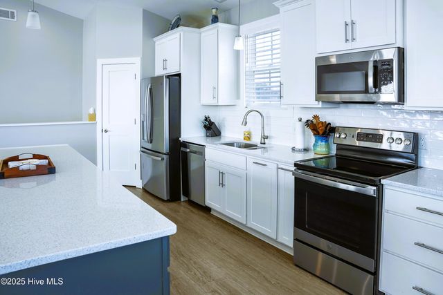 207 Fairview Street, Atlantic Beach, NC 28512