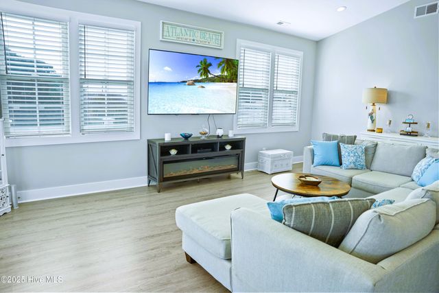 207 Fairview Street, Atlantic Beach, NC 28512