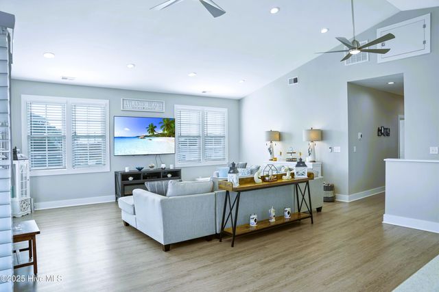 207 Fairview Street, Atlantic Beach, NC 28512