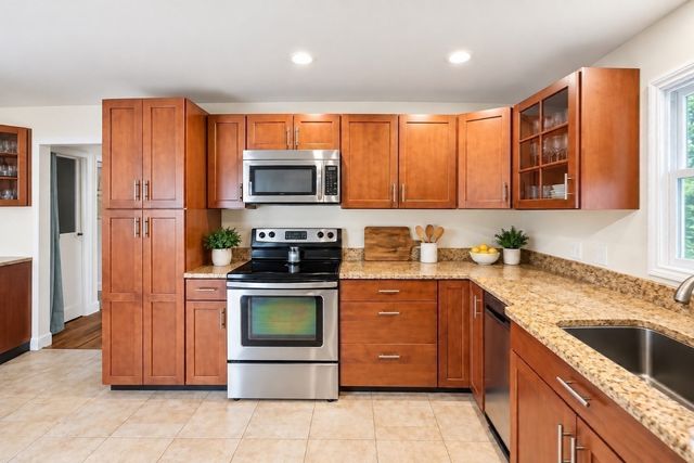 81 Warfield, Hull, MA 02045