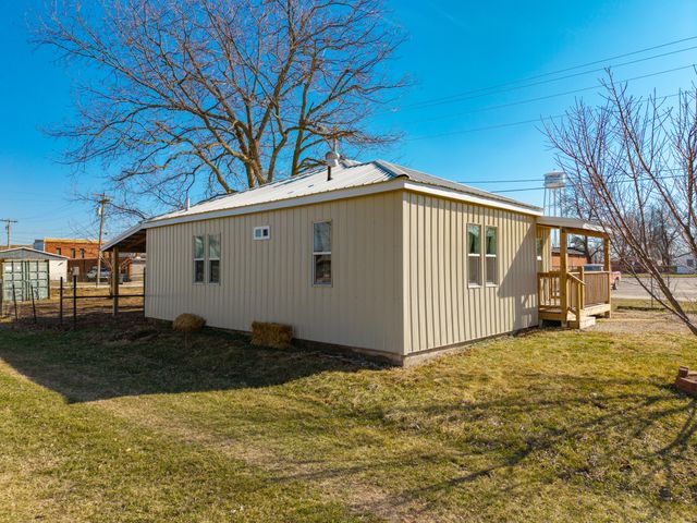 104 N Frances Street, Seymour, MO 65746