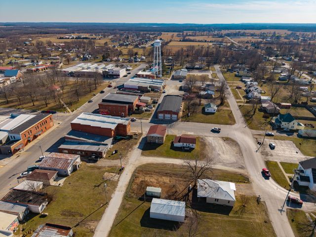 104 N Frances Street, Seymour, MO 65746