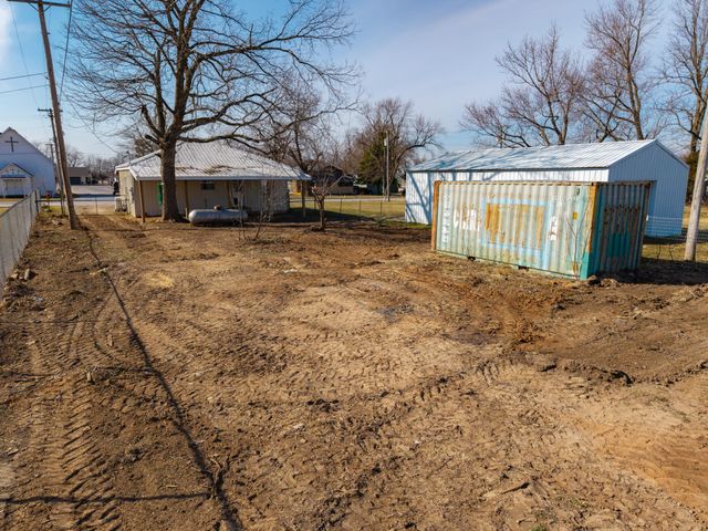 104 N Frances Street, Seymour, MO 65746