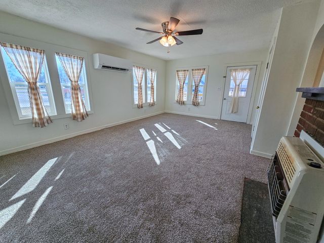 104 N Frances Street, Seymour, MO 65746