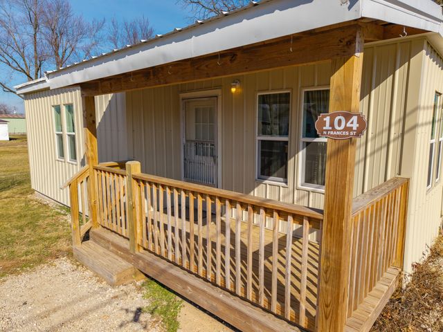104 N Frances Street, Seymour, MO 65746