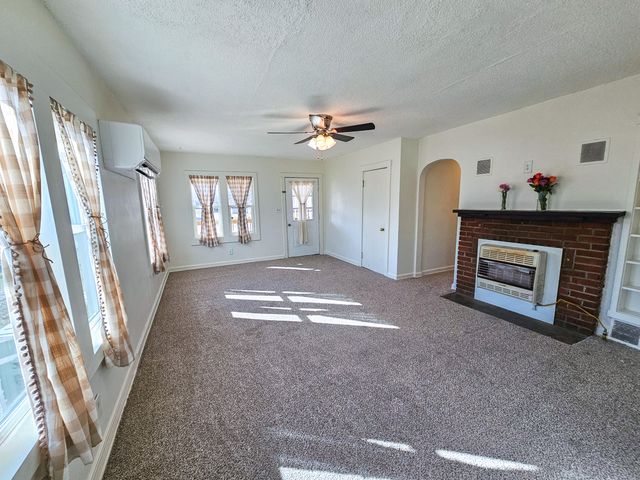 104 N Frances Street, Seymour, MO 65746