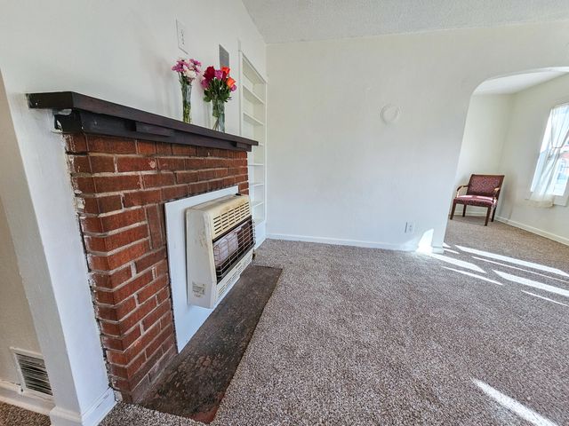 104 N Frances Street, Seymour, MO 65746