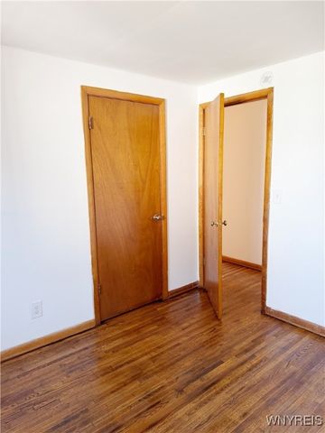 35 Crandon Boulevard, Cheektowaga, NY 14225