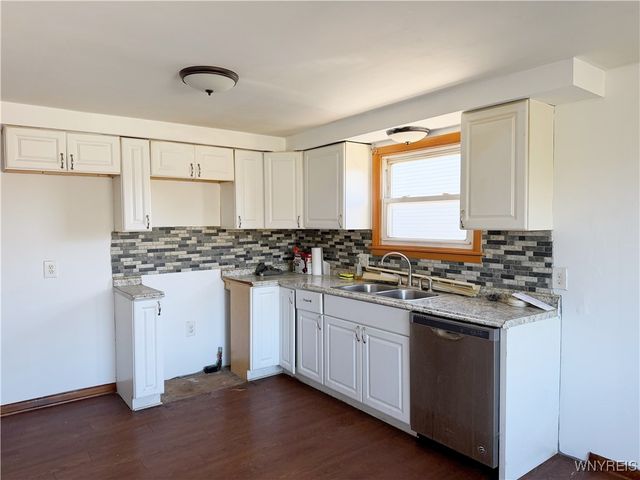 35 Crandon Boulevard, Cheektowaga, NY 14225