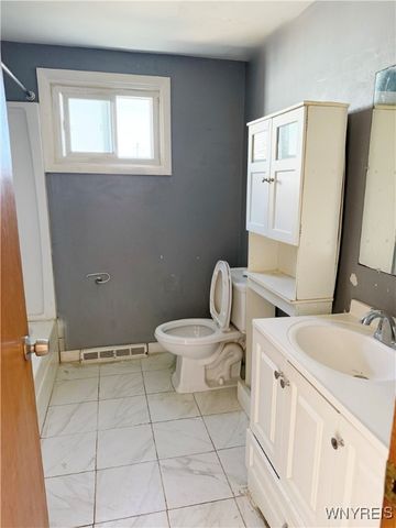 35 Crandon Boulevard, Cheektowaga, NY 14225