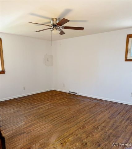 35 Crandon Boulevard, Cheektowaga, NY 14225