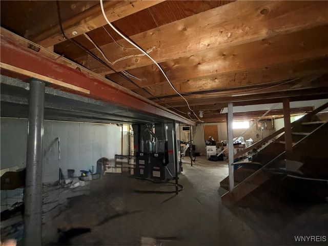 35 Crandon Boulevard, Cheektowaga, NY 14225