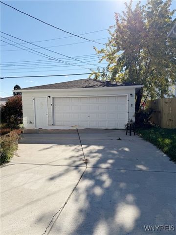 35 Crandon Boulevard, Cheektowaga, NY 14225