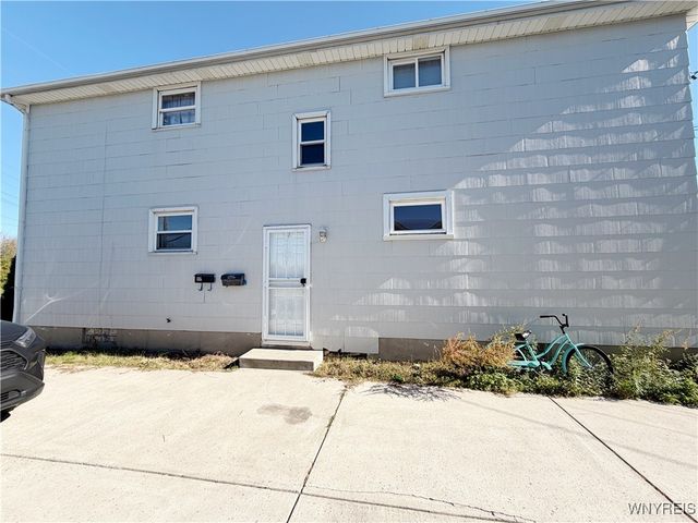 35 Crandon Boulevard, Cheektowaga, NY 14225