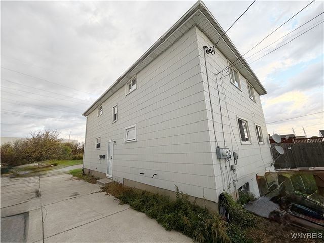 35 Crandon Boulevard, Cheektowaga, NY 14225