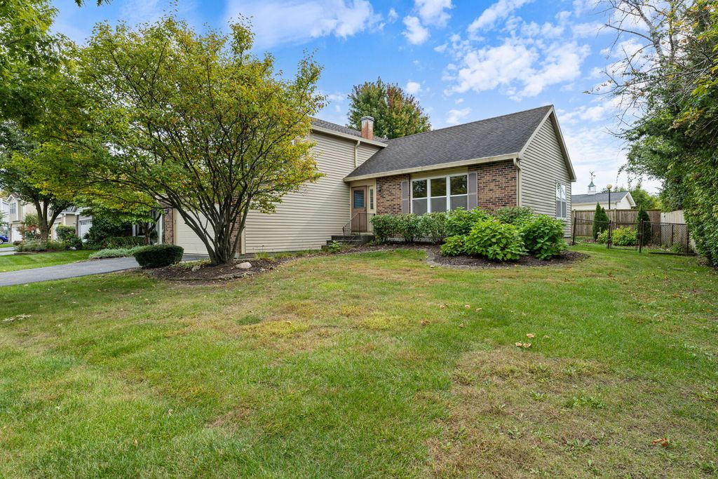 1941 S Valley Road, Lombard, IL 60148 — photo 2