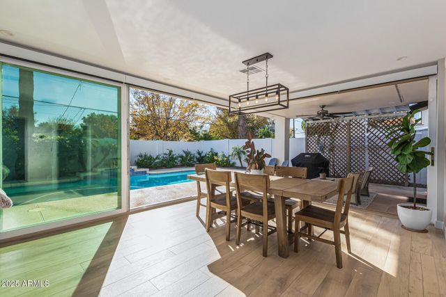 3845 E GLENROSA Avenue, Phoenix, AZ 85018