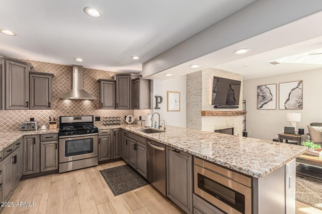 3845 E GLENROSA Avenue, Phoenix, AZ 85018