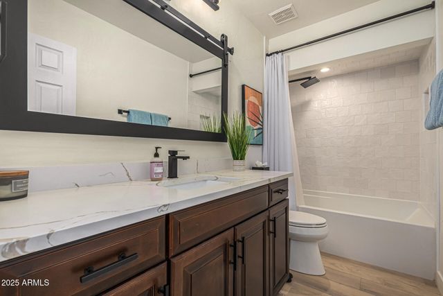 3845 E GLENROSA Avenue, Phoenix, AZ 85018