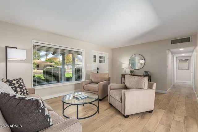 3845 E GLENROSA Avenue, Phoenix, AZ 85018