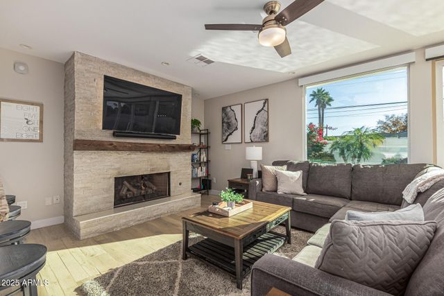 3845 E GLENROSA Avenue, Phoenix, AZ 85018