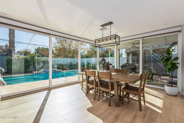 3845 E GLENROSA Avenue, Phoenix, AZ 85018