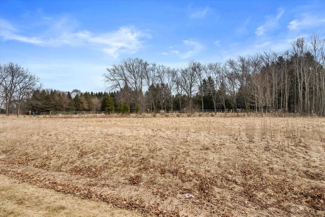 3228 Sherman Parc CIRCLE, Jackson, WI 53037