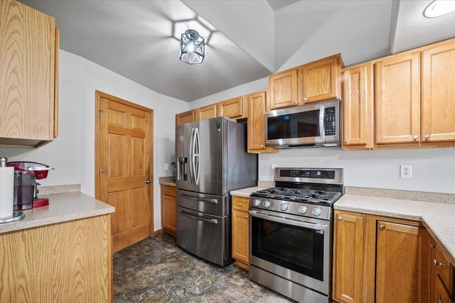 3228 Sherman Parc CIRCLE, Jackson, WI 53037