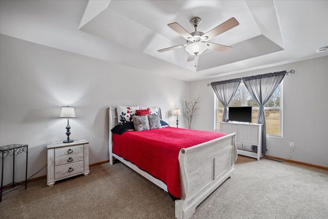 3228 Sherman Parc CIRCLE, Jackson, WI 53037