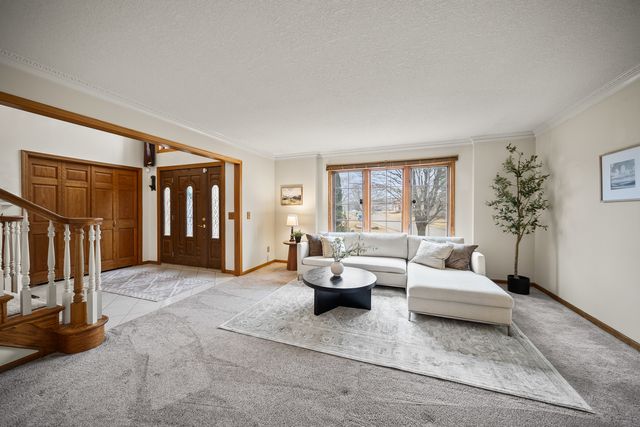 4304 Regency Place, Davenport, IA 52806