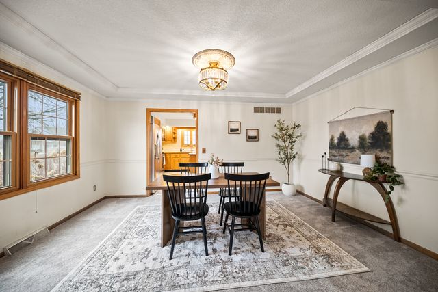 4304 Regency Place, Davenport, IA 52806