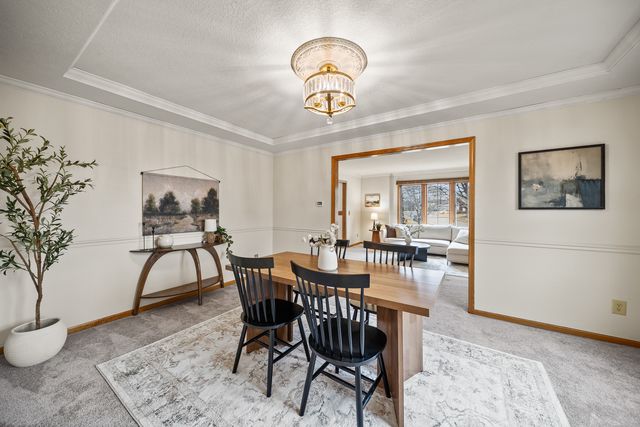 4304 Regency Place, Davenport, IA 52806