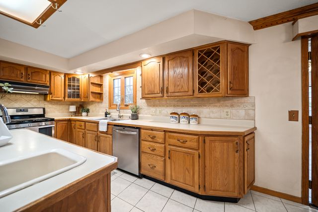 4304 Regency Place, Davenport, IA 52806