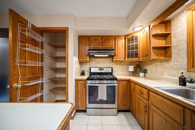 4304 Regency Place, Davenport, IA 52806