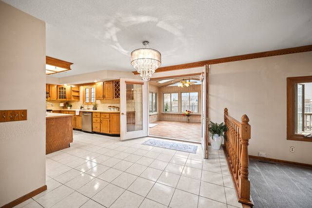 4304 Regency Place, Davenport, IA 52806