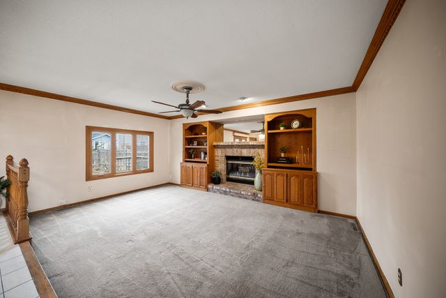 4304 Regency Place, Davenport, IA 52806