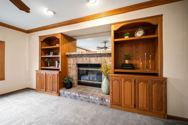 4304 Regency Place, Davenport, IA 52806