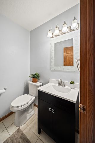 4304 Regency Place, Davenport, IA 52806