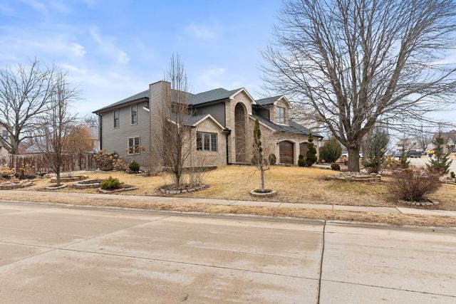 4304 Regency Place, Davenport, IA 52806