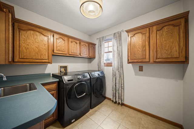 4304 Regency Place, Davenport, IA 52806