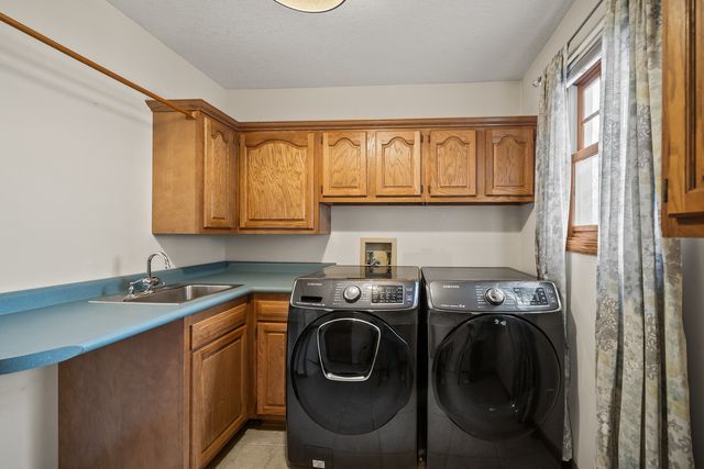 4304 Regency Place, Davenport, IA 52806