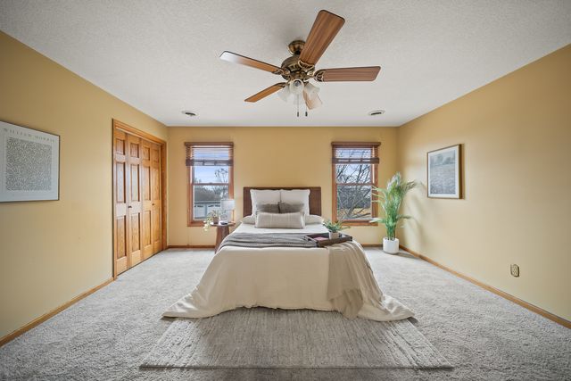 4304 Regency Place, Davenport, IA 52806