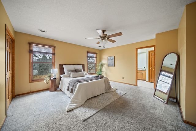 4304 Regency Place, Davenport, IA 52806