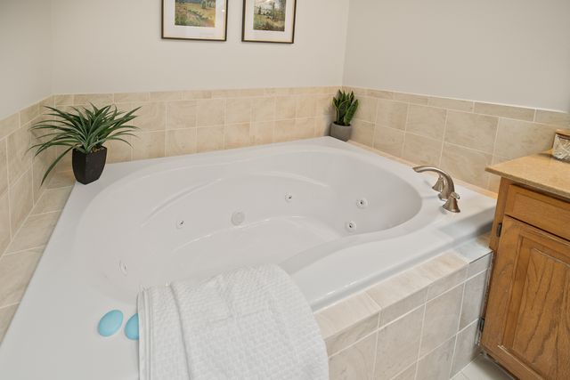 4304 Regency Place, Davenport, IA 52806