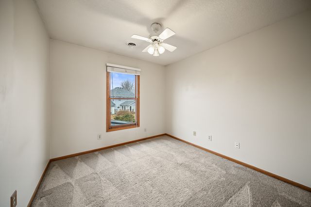 4304 Regency Place, Davenport, IA 52806